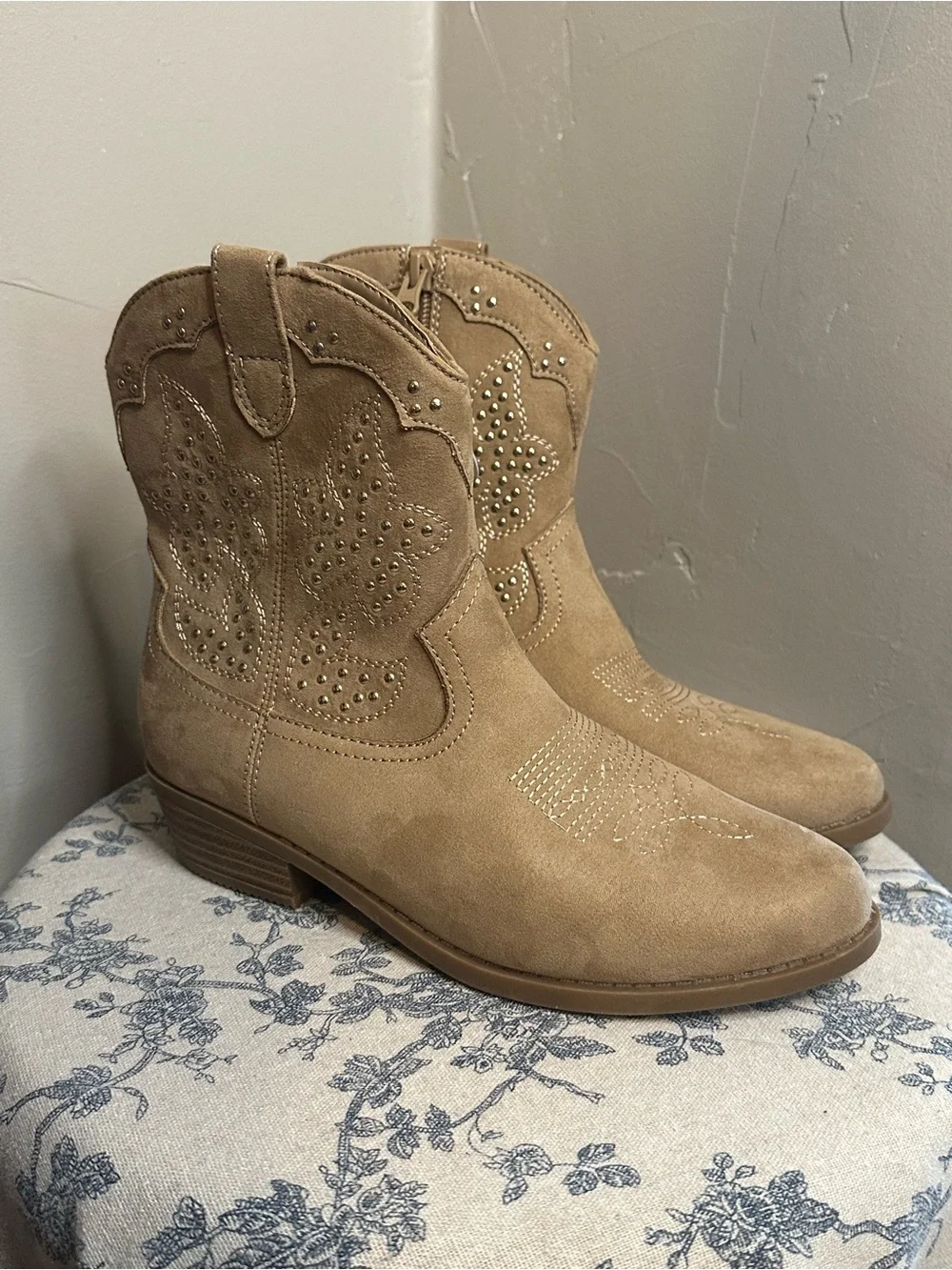 art class Tan Suede Western Kids Boots with Stud Accents